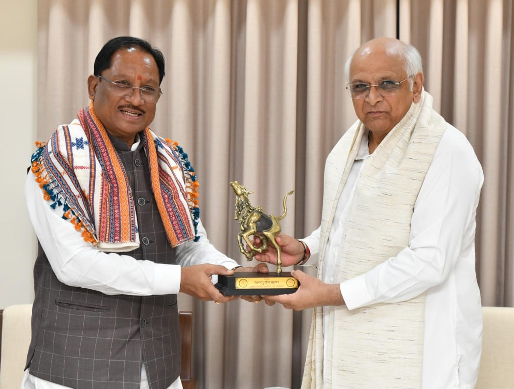 मुख्यमंत्री विष्णु देव साय ने गांधीनगर में गुजरात के मुख्यमंत्री भूपेंद्र पटेल से की सौजन्य भेंट….