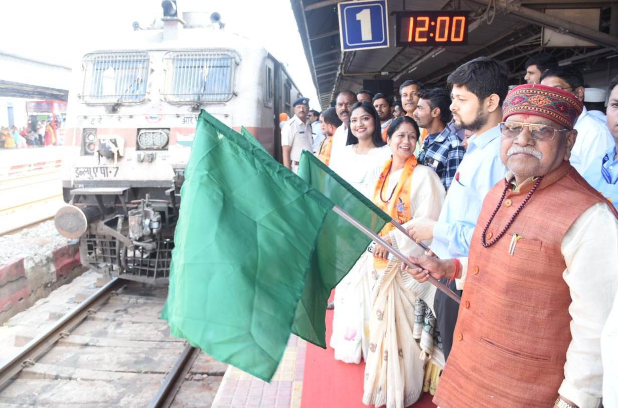 मुख्यमंत्री तीर्थ दर्शन योजना के तहत दुर्ग संभाग के 800 तीर्थयात्री द्वारका, सोमनाथ एवं नागेश्वर के लिए हुए रवाना….