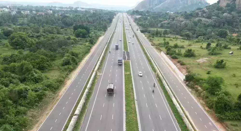 स्टेट हाईवे होगा फोरलेन, डीपीआर तैयार; शिवराज सिंह चौहान ने सीएम से मरम्मत की मांग की