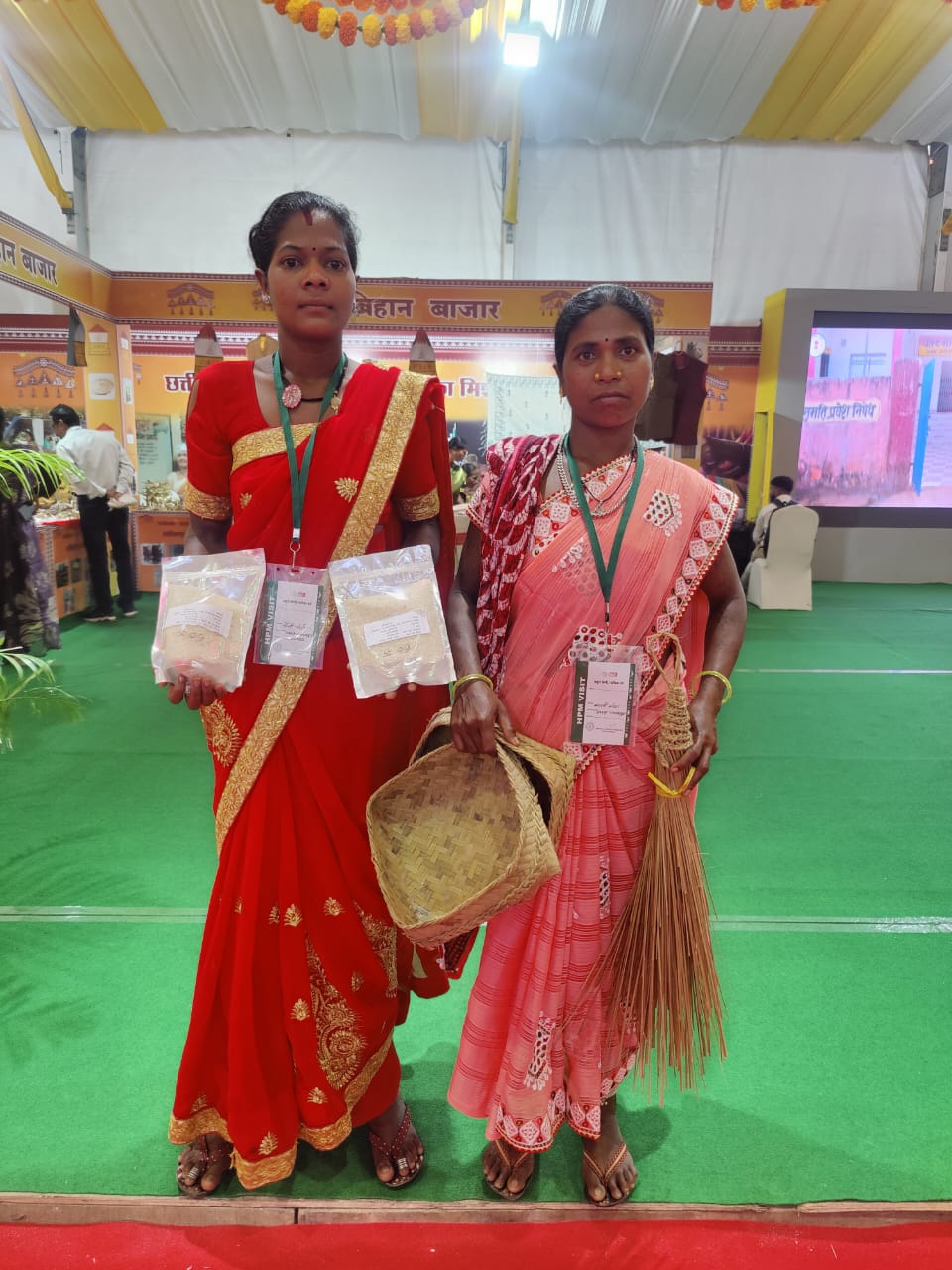 अबूझमाड़ के जंगलों से निकला सुशासन का उजाला: कच्चापाल की महिलाओं ने रच दी आत्मनिर्भरता की मिसाल, जैविक बासमती से बदली तकदीर….